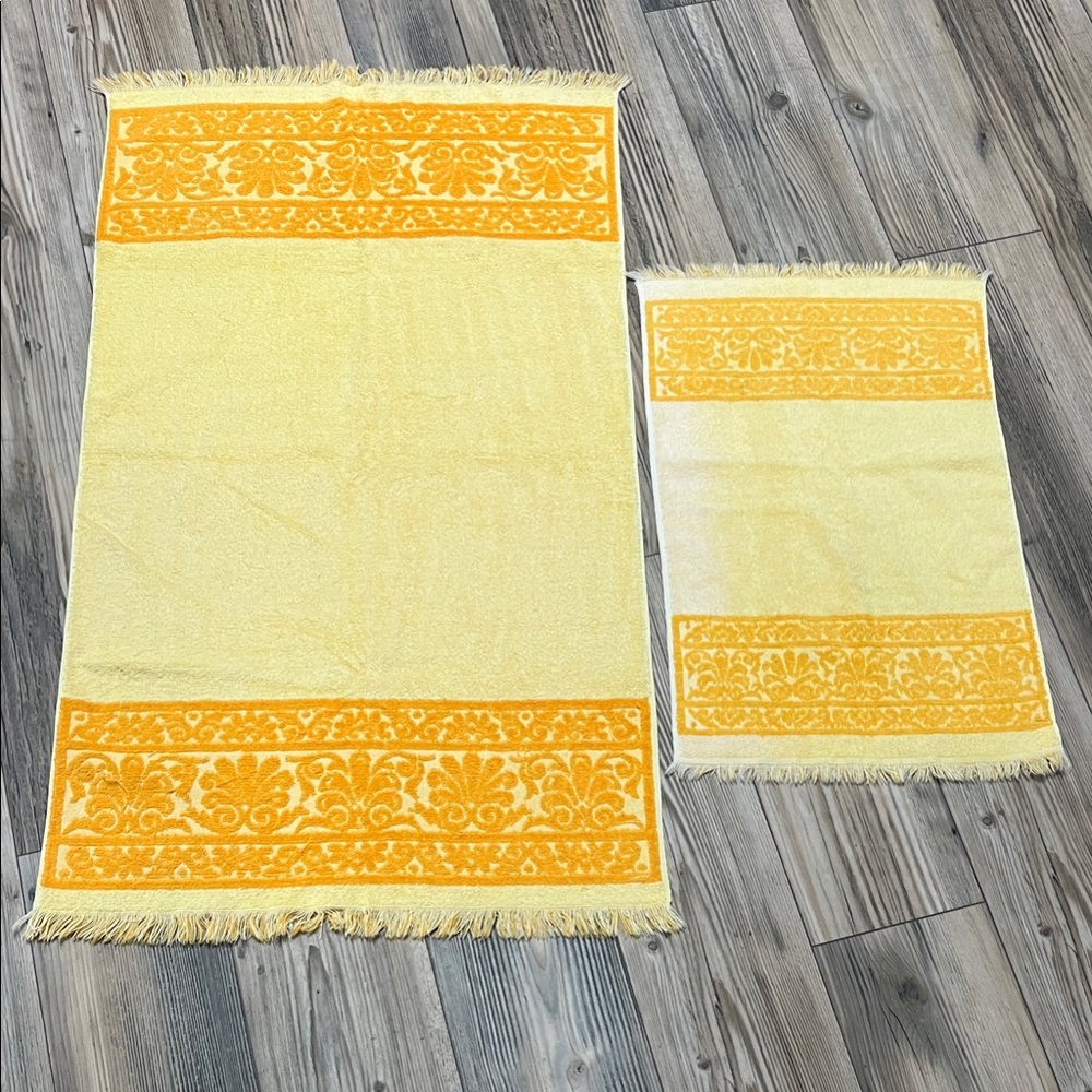 Vintage Yellow and Orange Bath Towel Set Fieldcrest brand